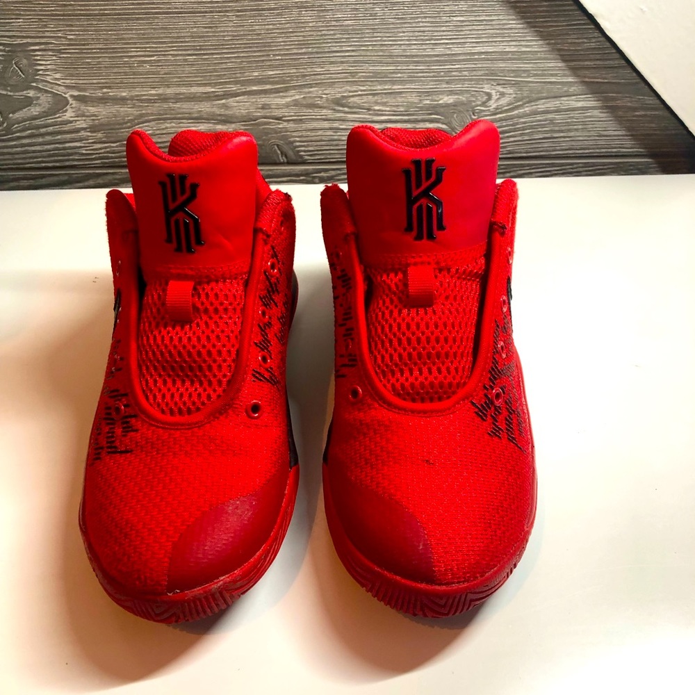 Nike Kyrie Flytrap 2 ‘University’